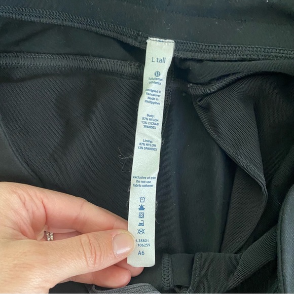 Lululemon Kung Fu Black Sweatpants - Picture 7 of 8